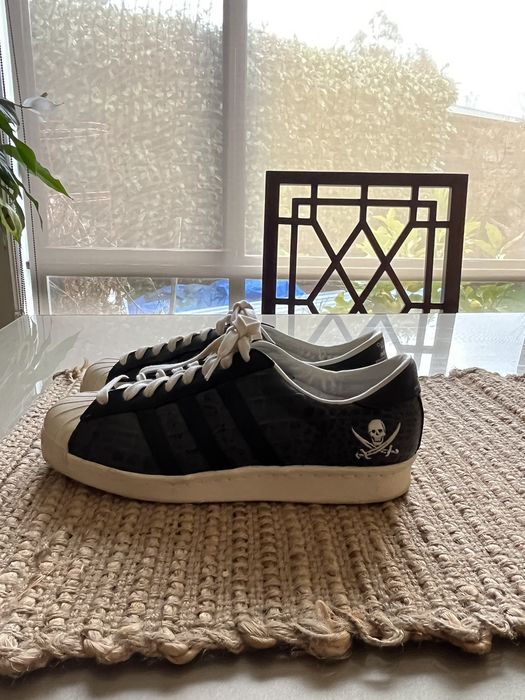 Adidas superstar x outlet mastermind