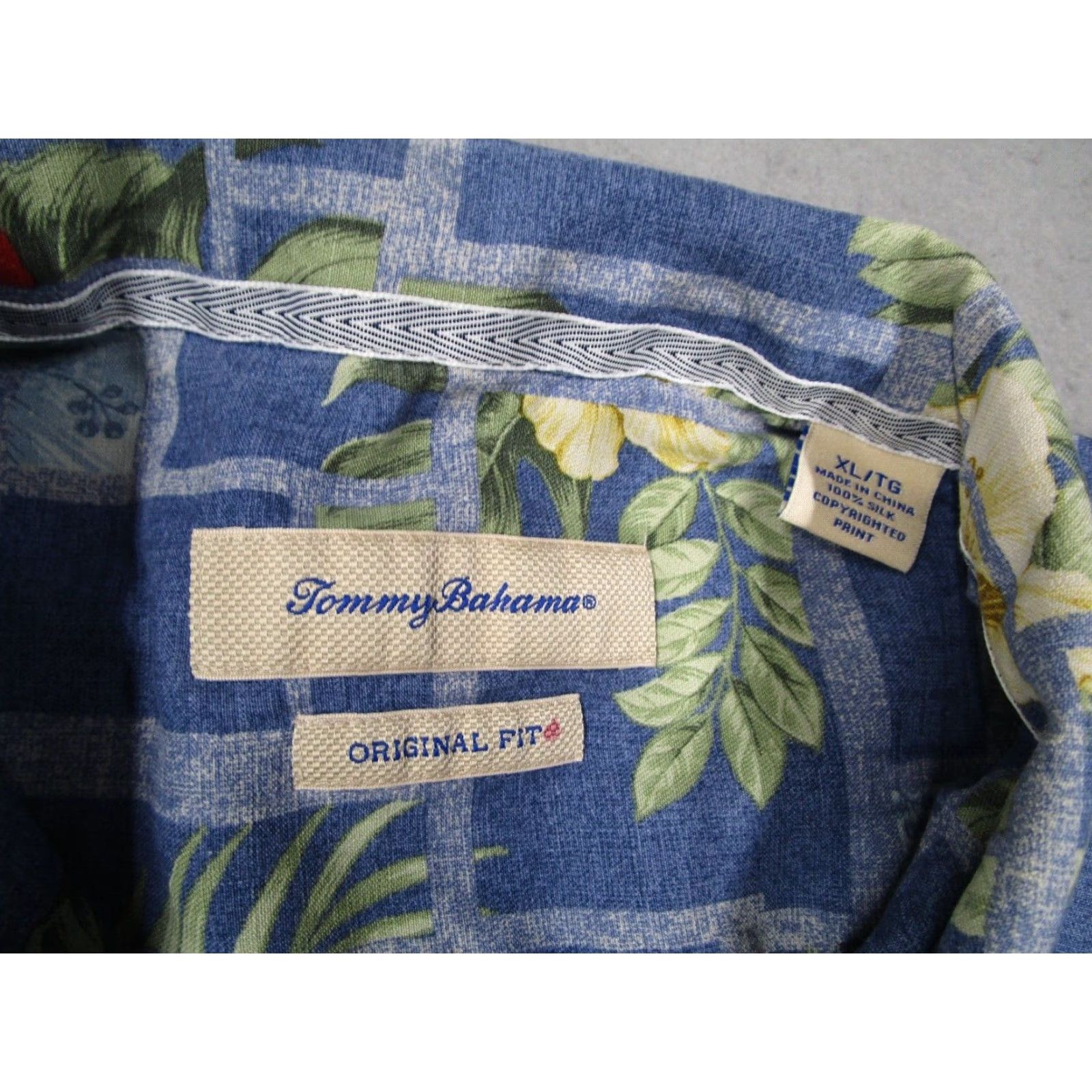 Tommy Bahama Tommy Bahama Hawaiian Shirt Mens XL Blue Floral Silk Button-Up Short Sleeve Tiki Retro Beach Size US XL / EU 56 / 4 - 3 Thumbnail