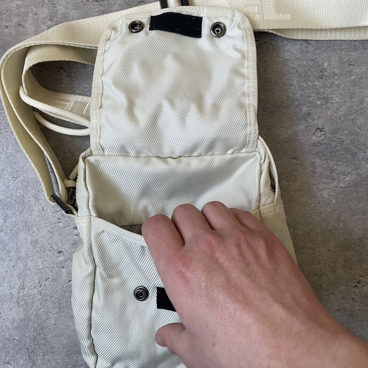 Diesel × Vintage Vintage Begie Diesel Shoulder/Crossbody Bag Size ONE SIZE - 3 Thumbnail