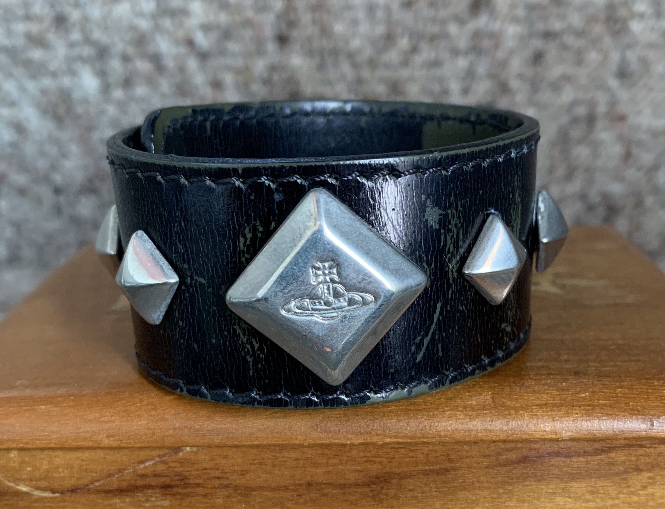 Vivienne Westwood Vivenne Westwood Studded Leather Orb Bracelet Size ONE SIZE - 2 Thumbnail