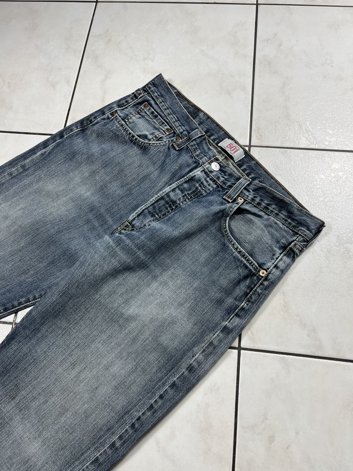 Levi's Vintage Levi’s 501 straigth leg button-fly washed y2k jeans Size US 34 / EU 50 - 6 Thumbnail