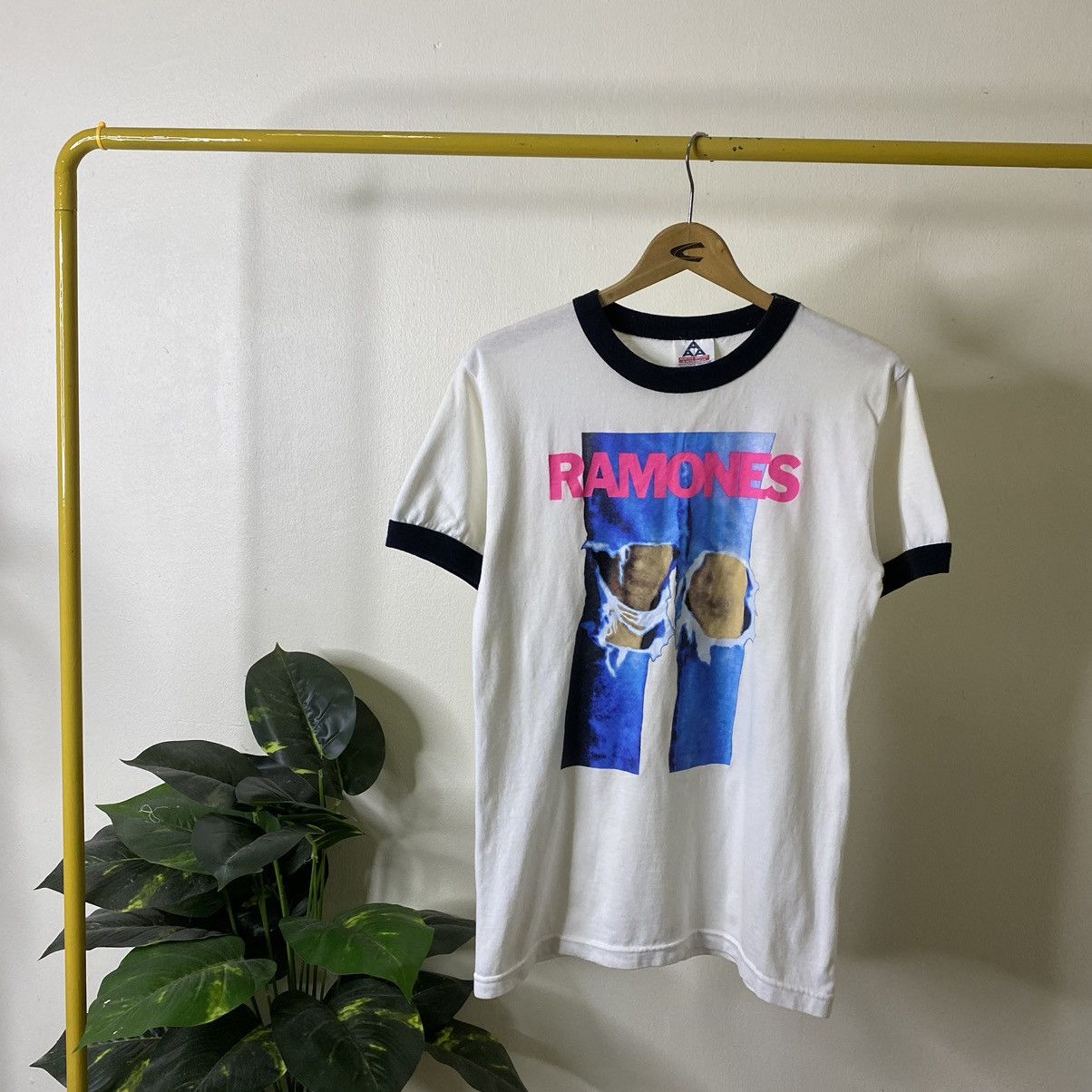 Band Tees Vintage 2000s Ramones Punk Rock Band Ringer T Shirt Size US S / EU 44-46 / 1 - 1 Thumbnail