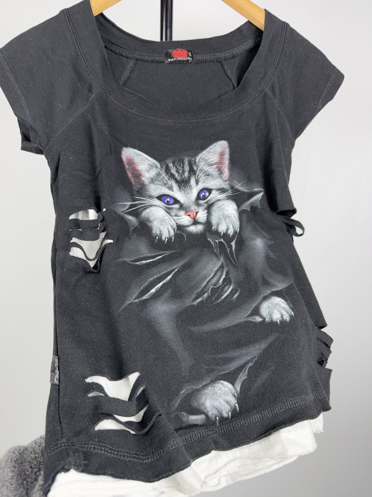 Vintage Spiral Direct Goth Opium Cat Graphic Distressed Tee Y2K Alt Size XL / US 12-14 / IT 48-50 - 10 Thumbnail