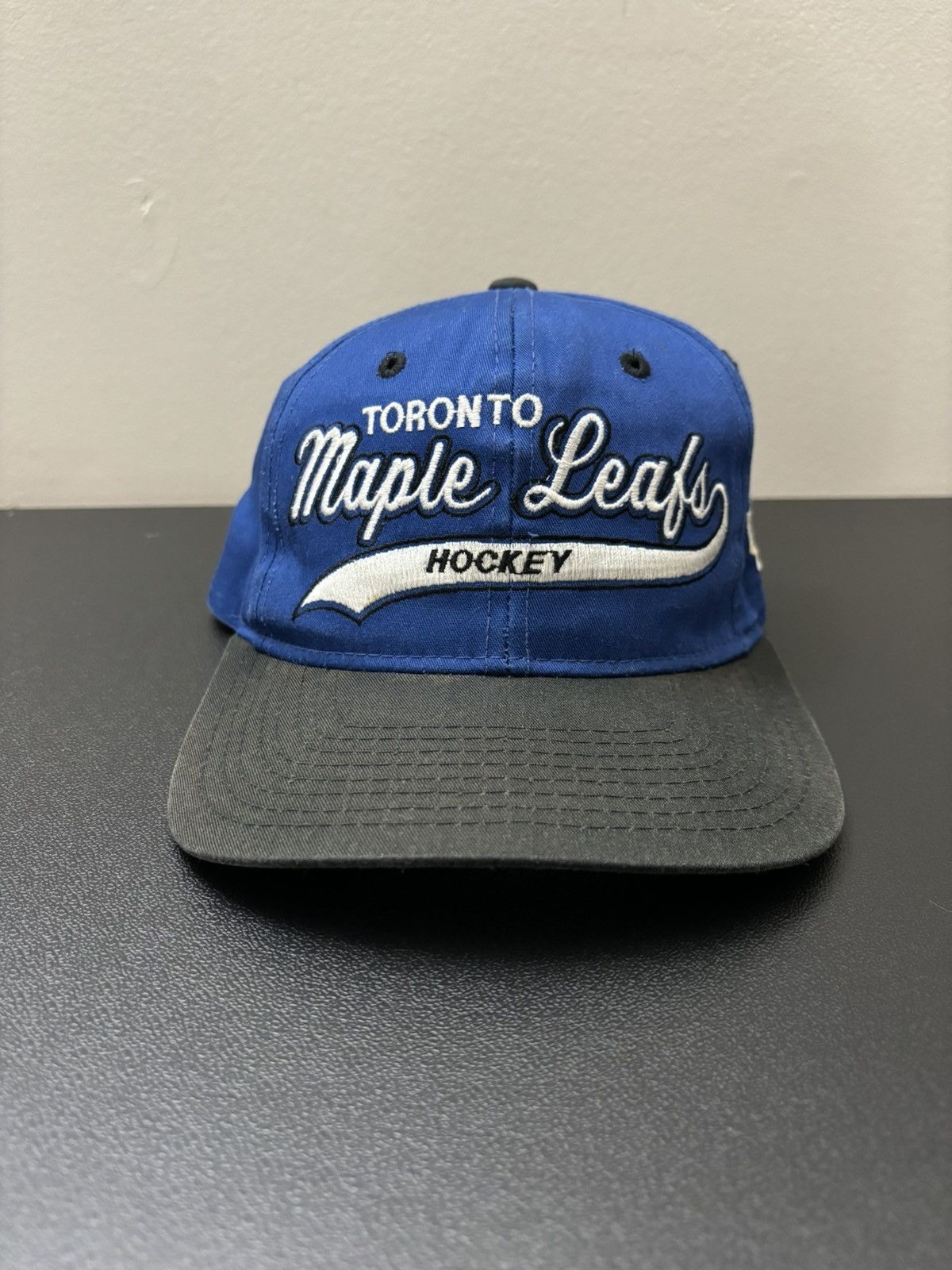 Starter 🍁 Vintage Toronto Maple Leaves SnapBack Hat (OS) Size ONE SIZE - 1 Thumbnail