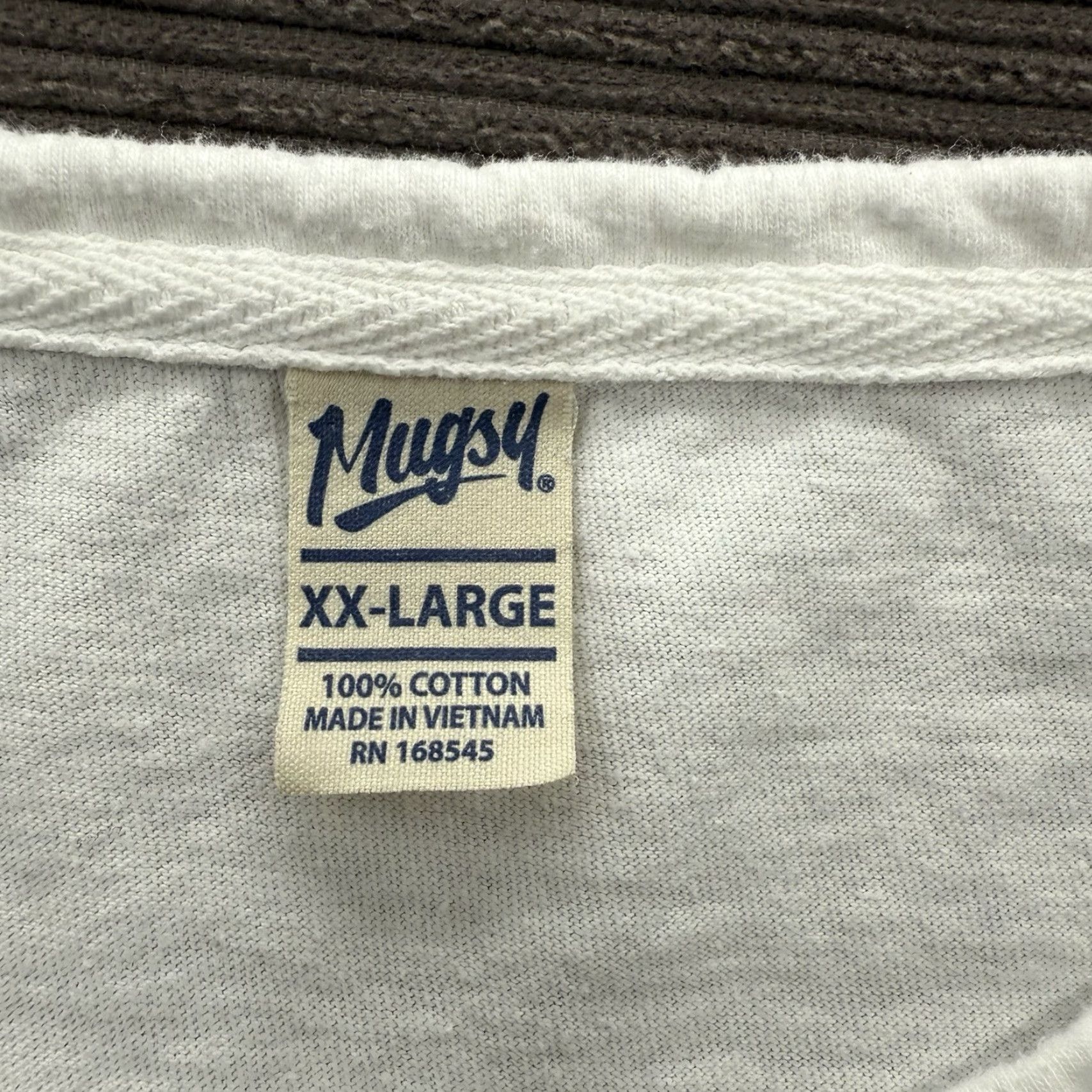 Vintage Mugsy T-Shirt Men 2XL White Cotton Short Sleeve Crew Neck Logo Casual Size US XXL / EU 58 / 5 - 3 Thumbnail