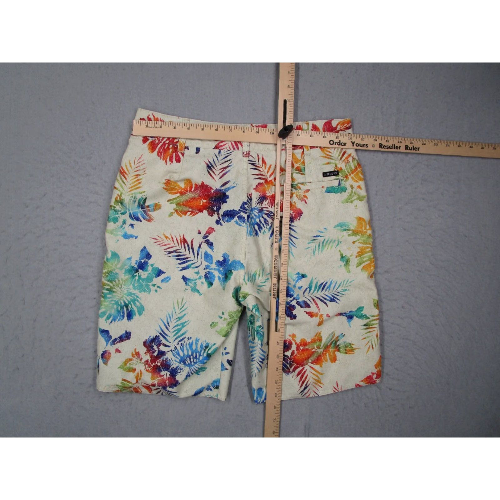 Vans VANS Men’s green floral Vanphibian hybrid casual shorts 30 Beach, Travel, Golf, Everyday Wear, Moisture Wicking, Pockets, Easy Care — Vintage: No Size US 30 / EU 46 - 5 Thumbnail
