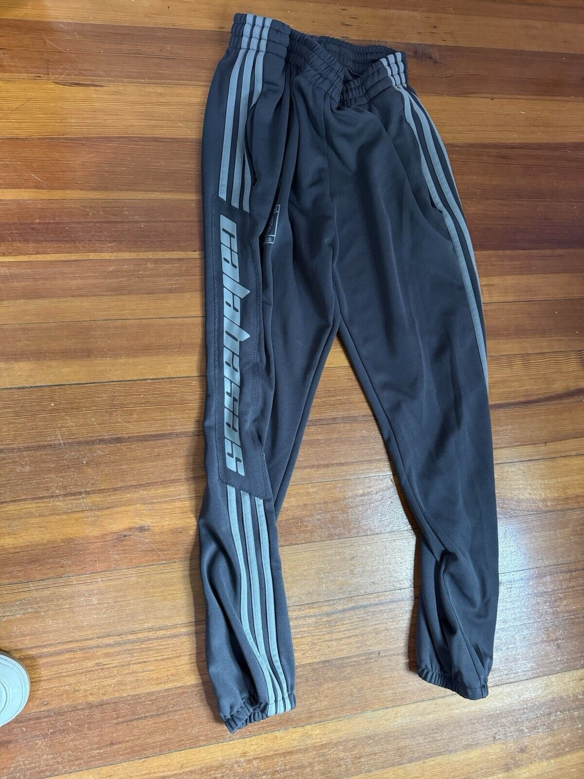 Adidas × Kanye West × Yeezy adidas YEEZY Calabasas Track Pants INK / WOLVES Men's Small Size US 29 - 3 Thumbnail