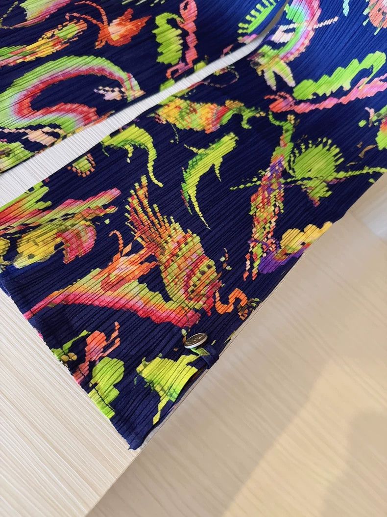 Issey Miyake Issey Miyake size:3 Dragon and phoenix buttoned dragon pat Size 24" / US 00 / IT 34 - 3 Thumbnail