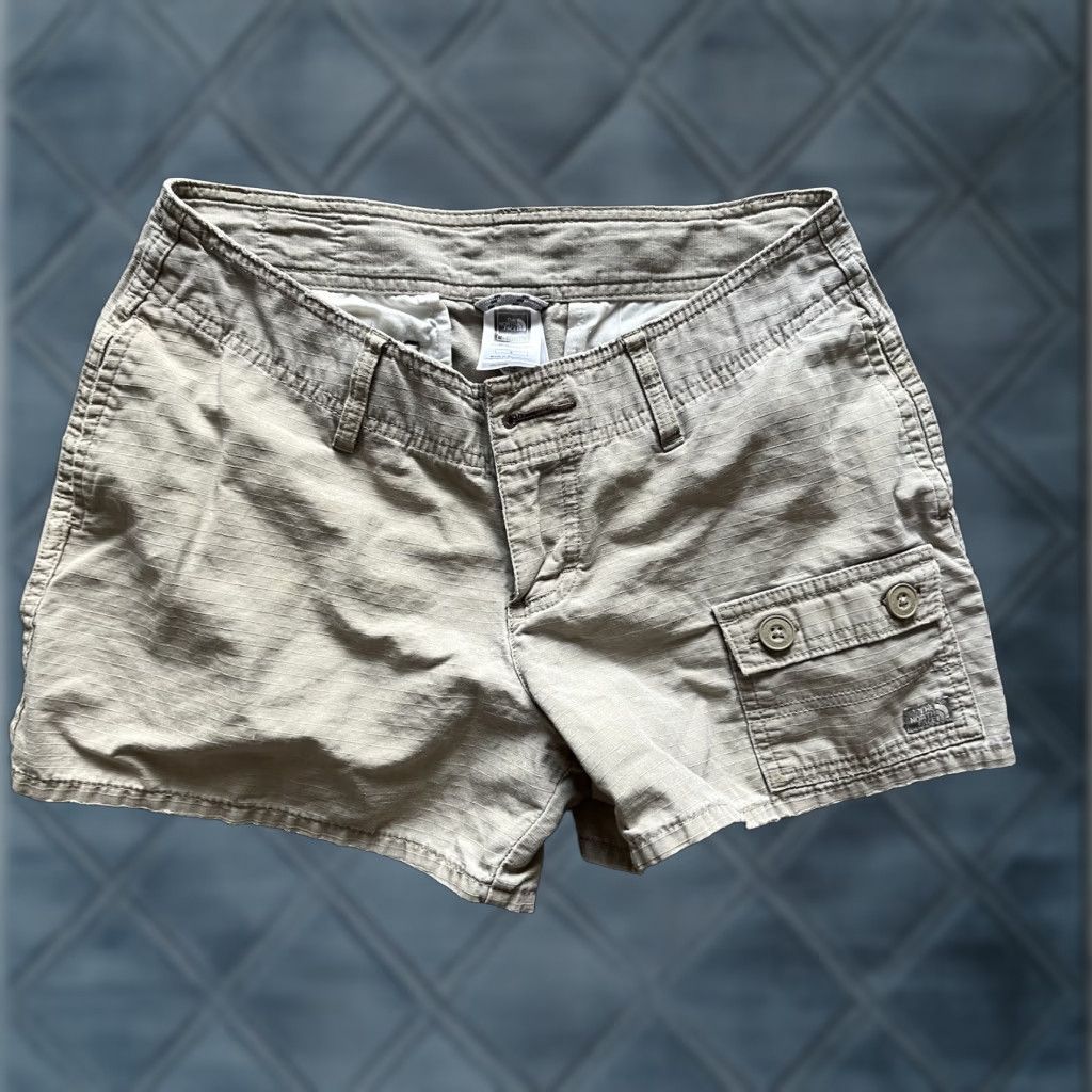The North Face THE NORTH FACE Chino Shorts Women's Size 6 Beige Flat Front 100% Cotton Size 28" / US 6 / IT 42 - 1 Thumbnail