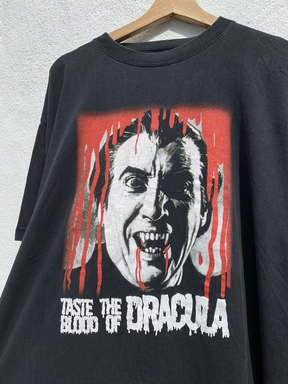 Band Tees Vintage Movie Taste the Blood of Dracula Size US XL / EU 56 / 4 - 2 Thumbnail
