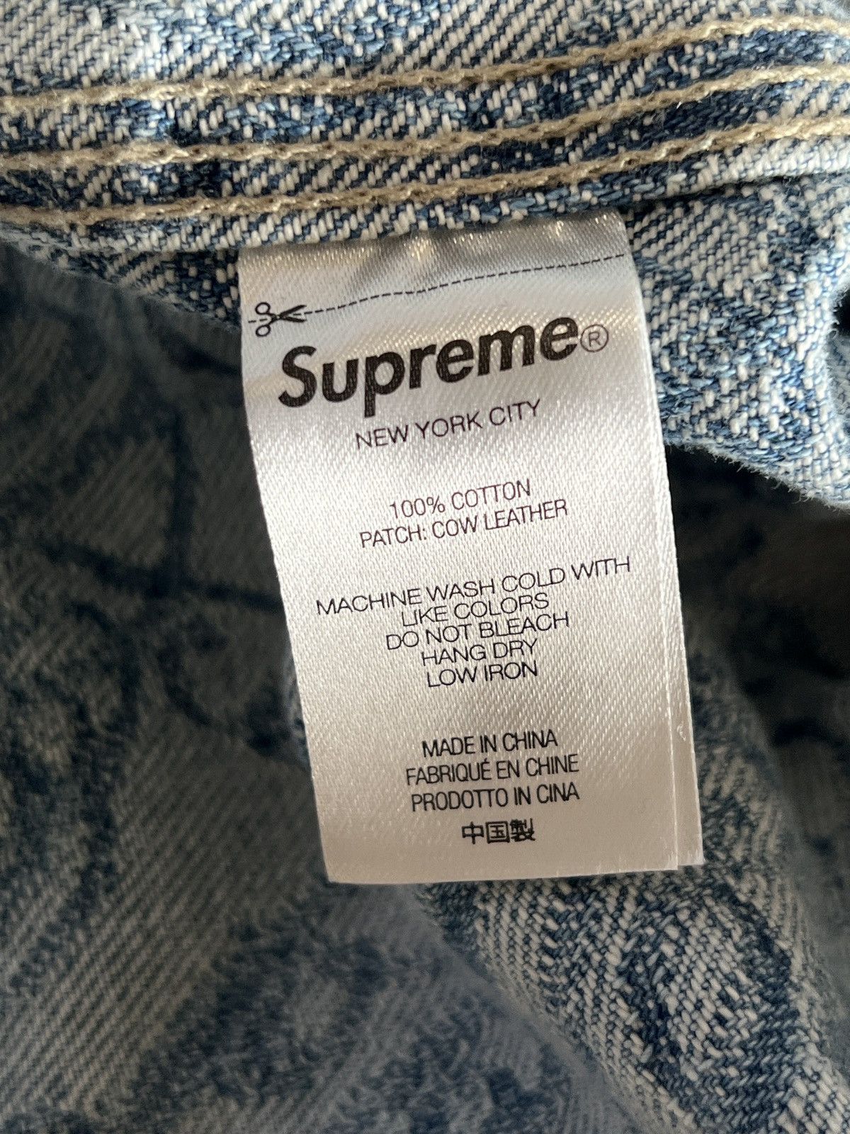 Supreme SUPREME 22AW Script Jacquard Denim Trucker Jacket XL Size US XL / EU 56 / 4 - 10 Thumbnail