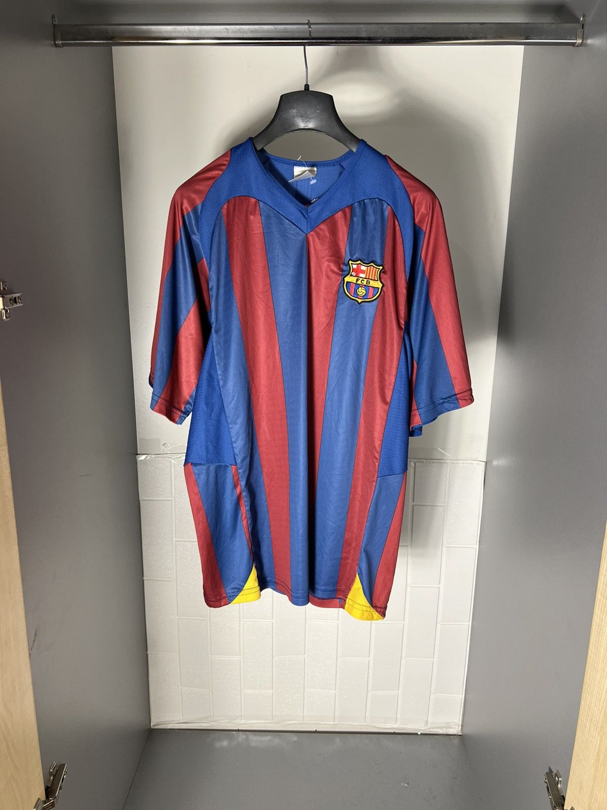 Vintage VERY RARE FC BARCELONA SPAIN RETRO SOCCER JERSEY Y2K 90s Size US XL / EU 56 / 4 - 3 Thumbnail