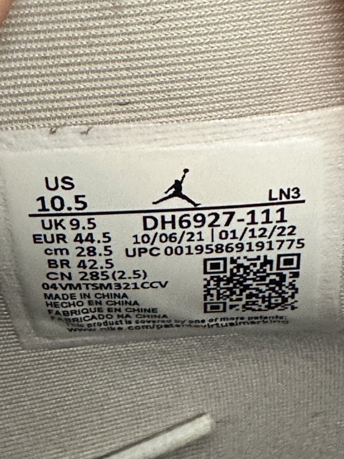 Jordan Brand Jordan 4 Retro- Military black Size US 10.5 / EU 43-44 - 12 Thumbnail
