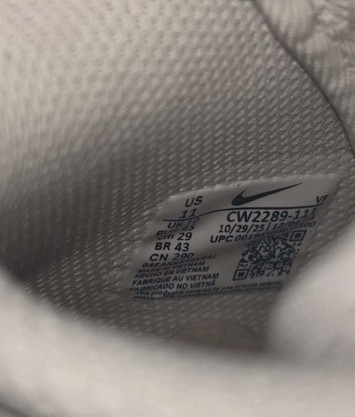 Nike Nike Air Force triple white Size US 11.5 / EU 44-45 - 4 Thumbnail