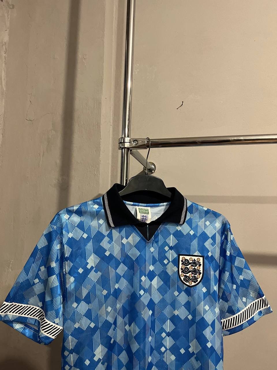 Vintage 1990 ENGLAND TEAM REMAKE THIRD SOCCER JERSEY SHIRT SIZE S Size US S / EU 44-46 / 1 - 4 Thumbnail