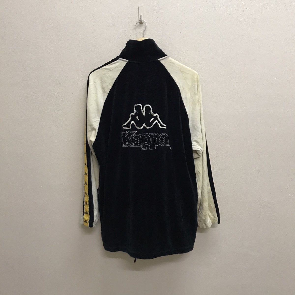 Kappa × Vintage Vintage 90s Kappa Side Tape Velvet Jacket Sweater Size US L / EU 52-54 / 3 - 17 Thumbnail