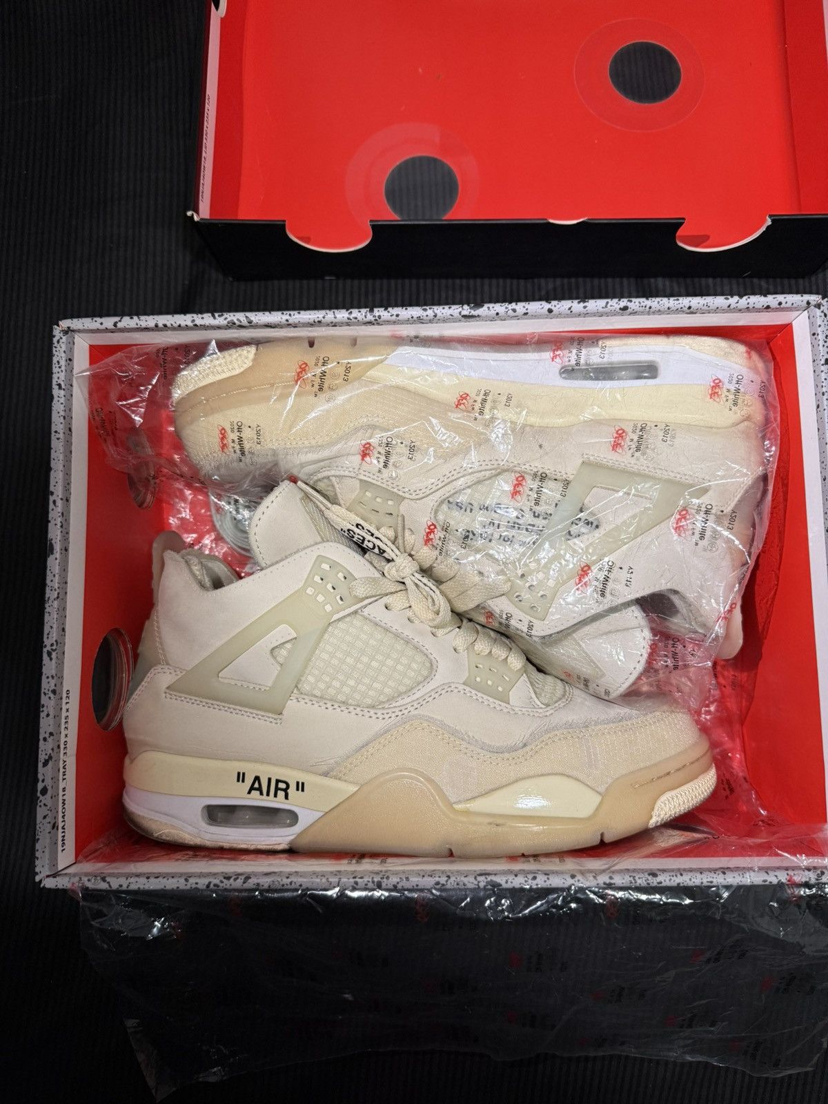 Jordan Brand × Off-White Air Jordan 4 Retro Off-White Sail Size US 9.5 / EU 42-43 - 13 Thumbnail