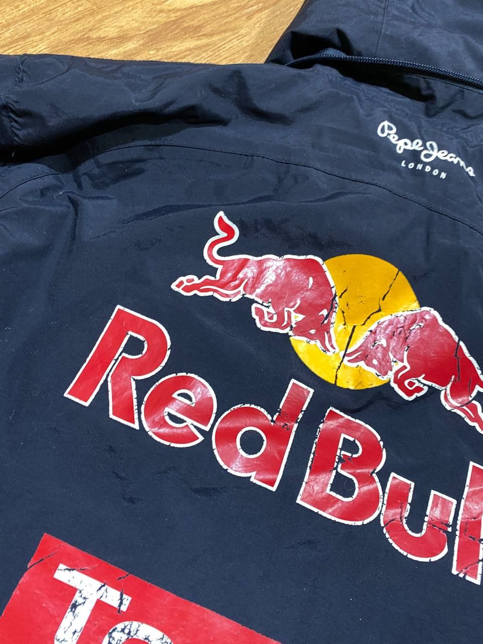 Red Bull Red Bull Vintage Racing F1/NASCAR Big Logo Y2K Jacket Size US S / EU 44-46 / 1 - 22 Thumbnail