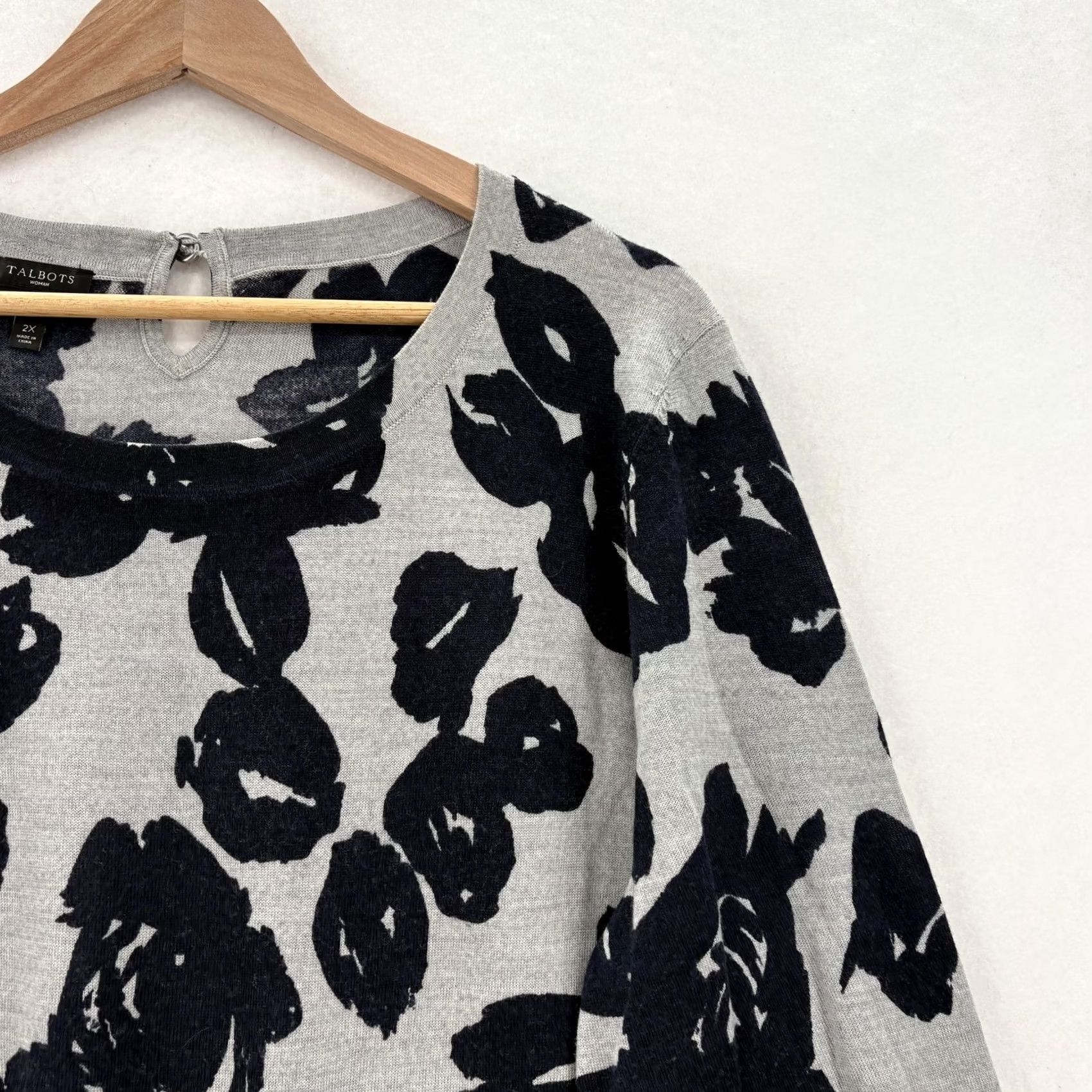 Talbots Talbots Sweater Womens 2X Gray 100% Merino Wool Rose Floral Crew Neck Pullover Size XXL / US 16-18 / IT 52-54 - 2 Thumbnail