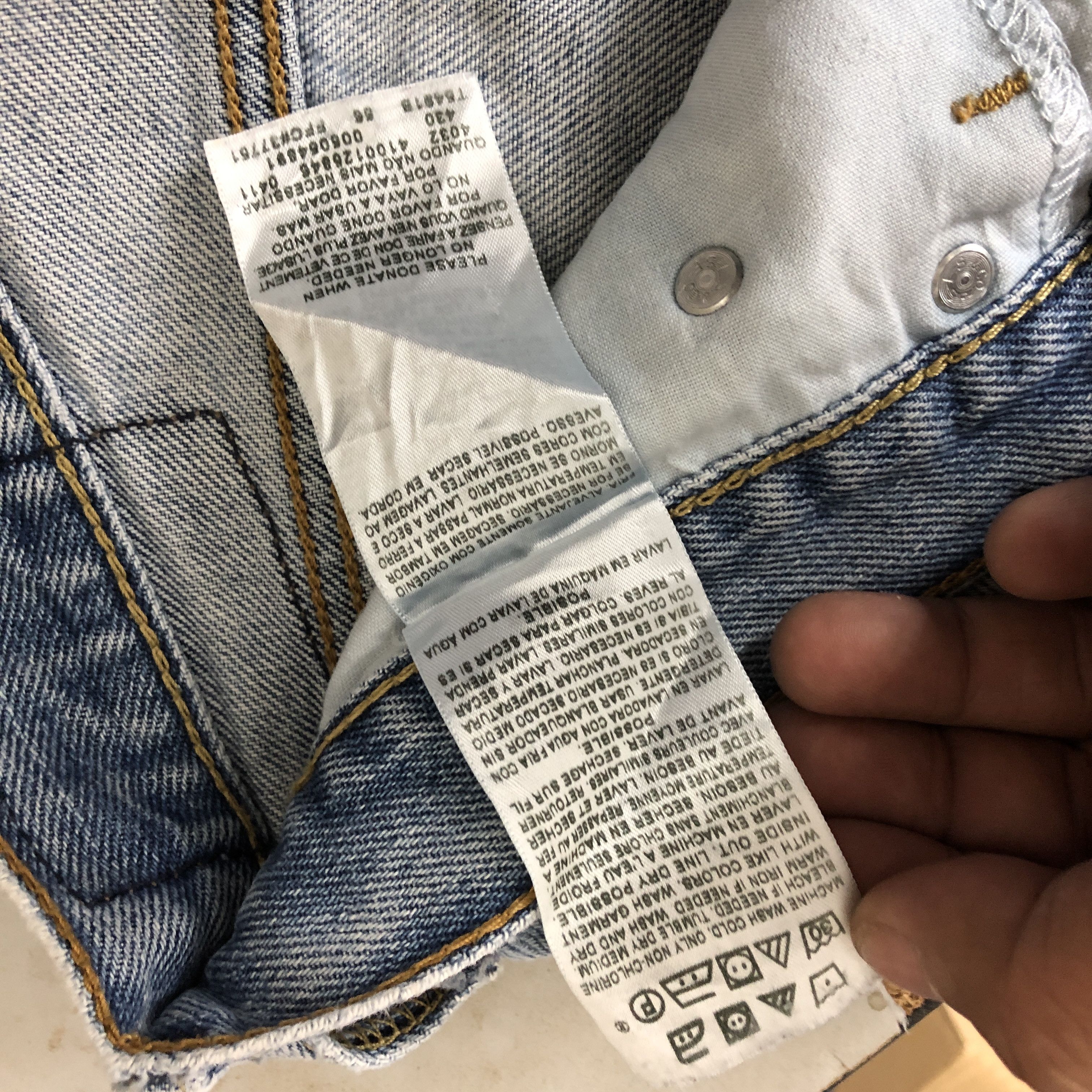 Levi's Vintage Levis 505 Light Wash Jeans Levi's Sun Faded Denim Size US 32 / EU 48 - 10 Thumbnail