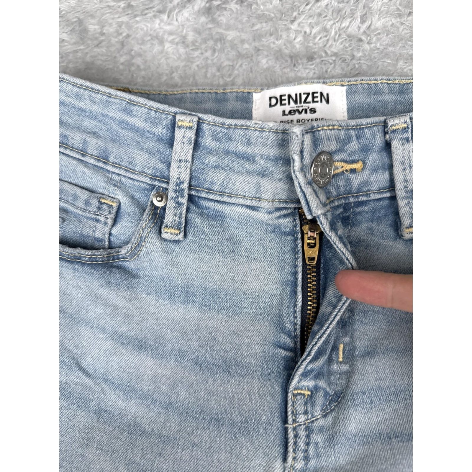 Denizen DENIZEN Levi's Jeans Womens 4 W27 Light Wash Mid Rise Boyfriend Distressed Denim Jeans 5-Pocket Stretch Cuffed Relaxed Modern Daywear Womens Size 27" / US 4 / IT 40 - 5 Thumbnail