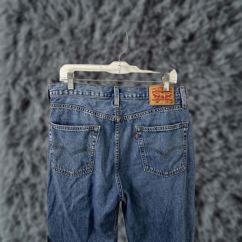 Levi's Levi's 565 Jeans Mens 32x28 Medium Wash Blue Denim 5-Pocket Straight Relaxed Fit Cotton Denim Jeans Size US 32 / EU 48 - 1 Thumbnail