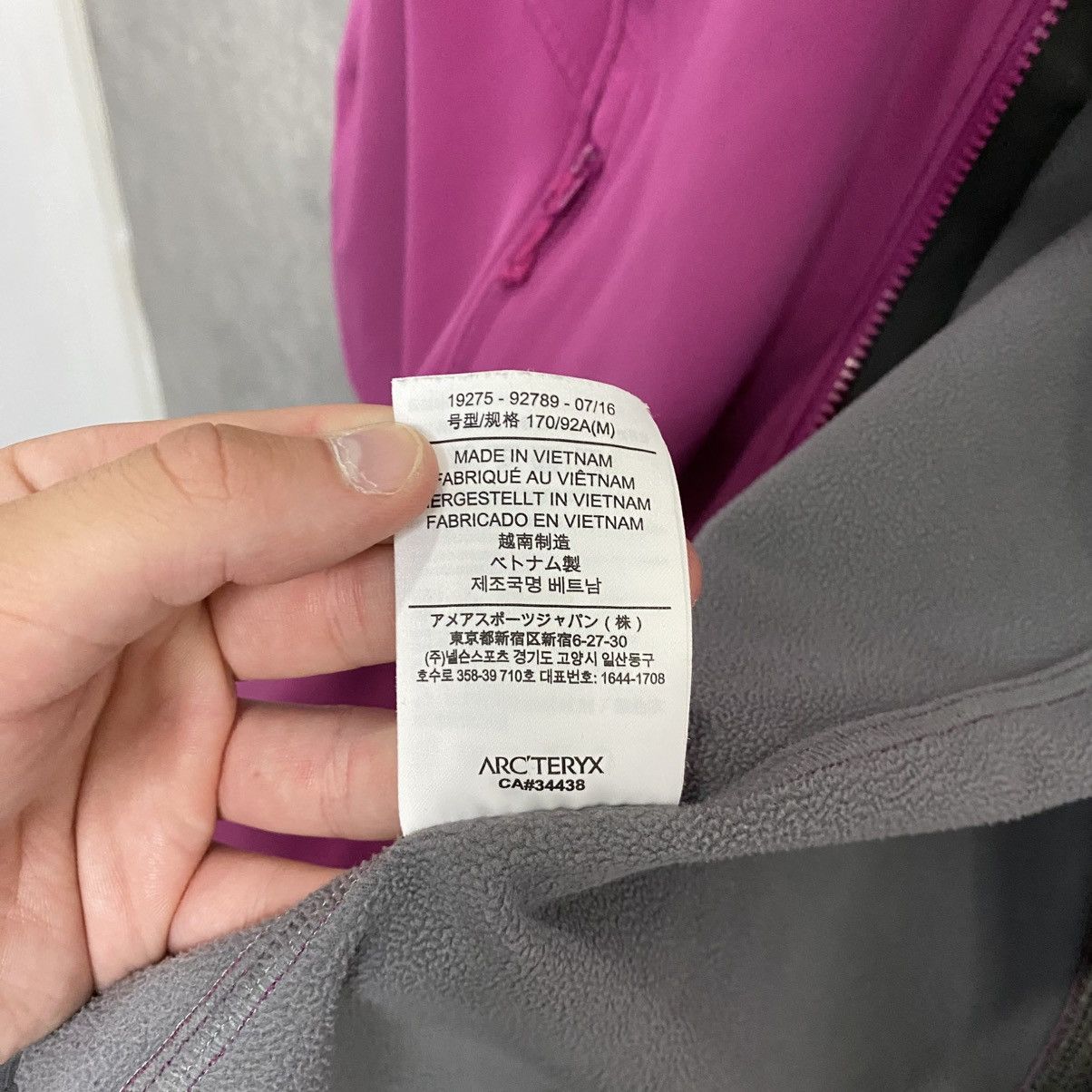 Arc'teryx Vintage Arc’teryx Pink Soft-Shell Outdoor Jacket Size US S / EU 44-46 / 1 - 13 Thumbnail