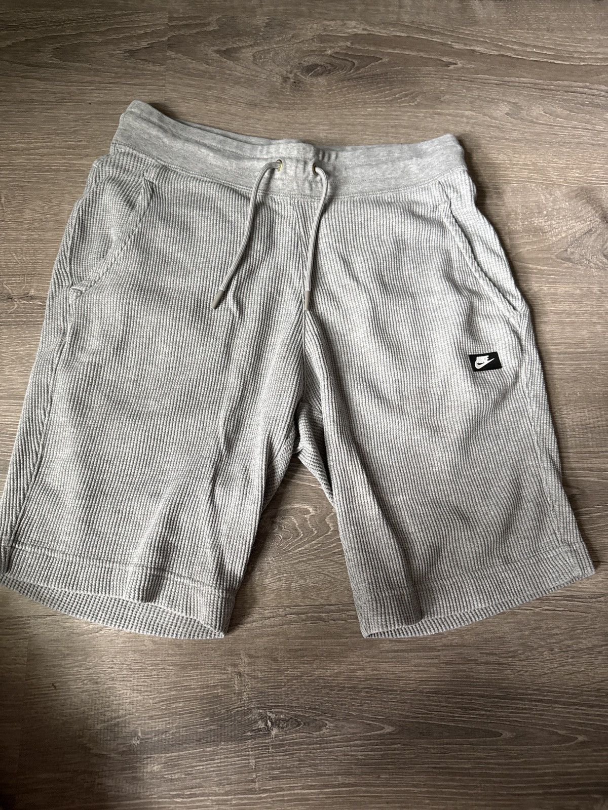 Nike Nike gray shorts Size US 31 - 2 Thumbnail