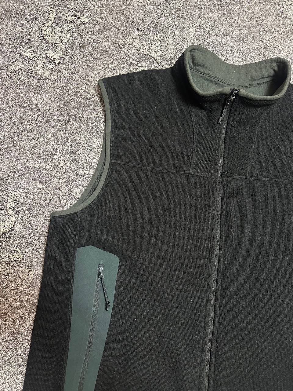 Arc'teryx Arc'teryx Polartec embroidered logo vest Size US L / EU 52-54 / 3 - 3 Thumbnail