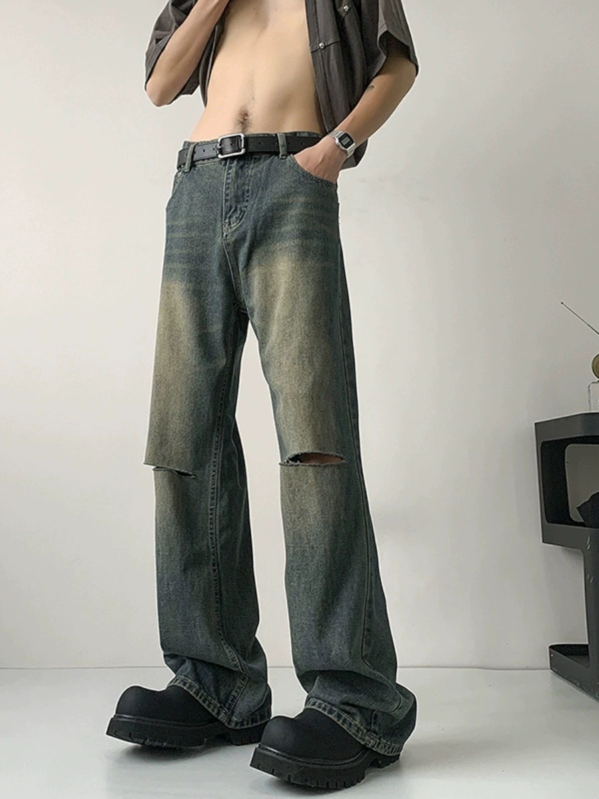 Japanese Brand American retro men's washed and distressed ripped jeans Size US 32 / EU 48 - 2 Thumbnail