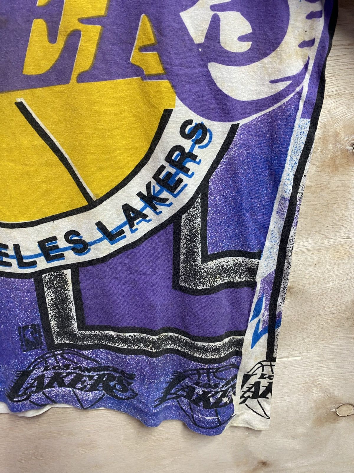 NFL vintage 1990s Los Angeles Lakers Magic Johnson T-shirt, Size US XL / EU 56 / 4 - 11 Thumbnail