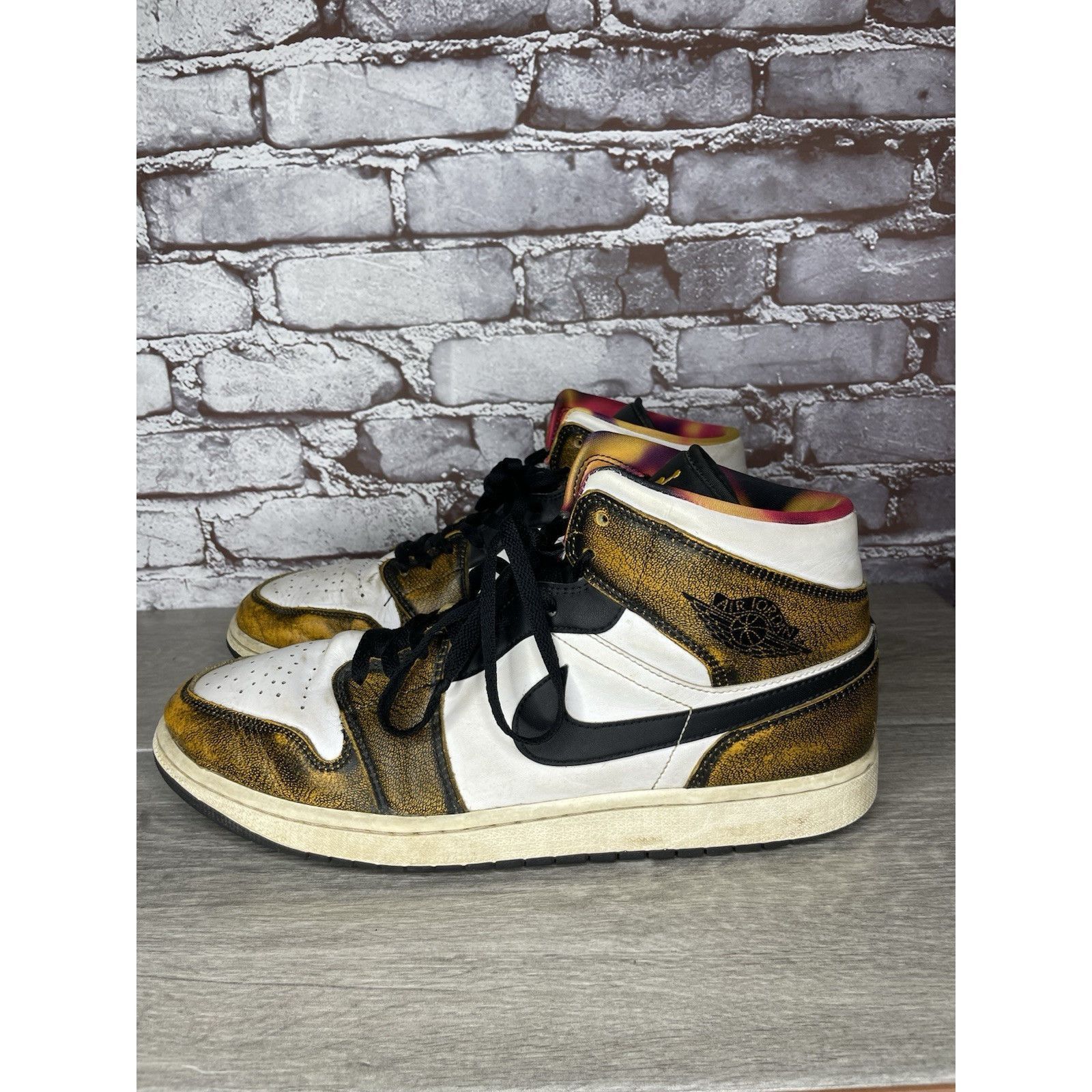 Jordan Brand Air Jordan 1 SE Mid Wear Away Taxi Basketball Shoes Men 13M Size US 13 / EU 46 - 20 Thumbnail