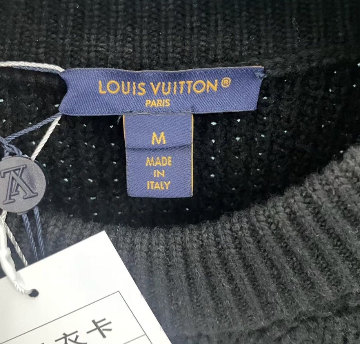 Louis Vuitton Louis Vuitton chest leather badge logo black sweater 2412- Size US M / EU 48-50 / 2 - 3 Thumbnail