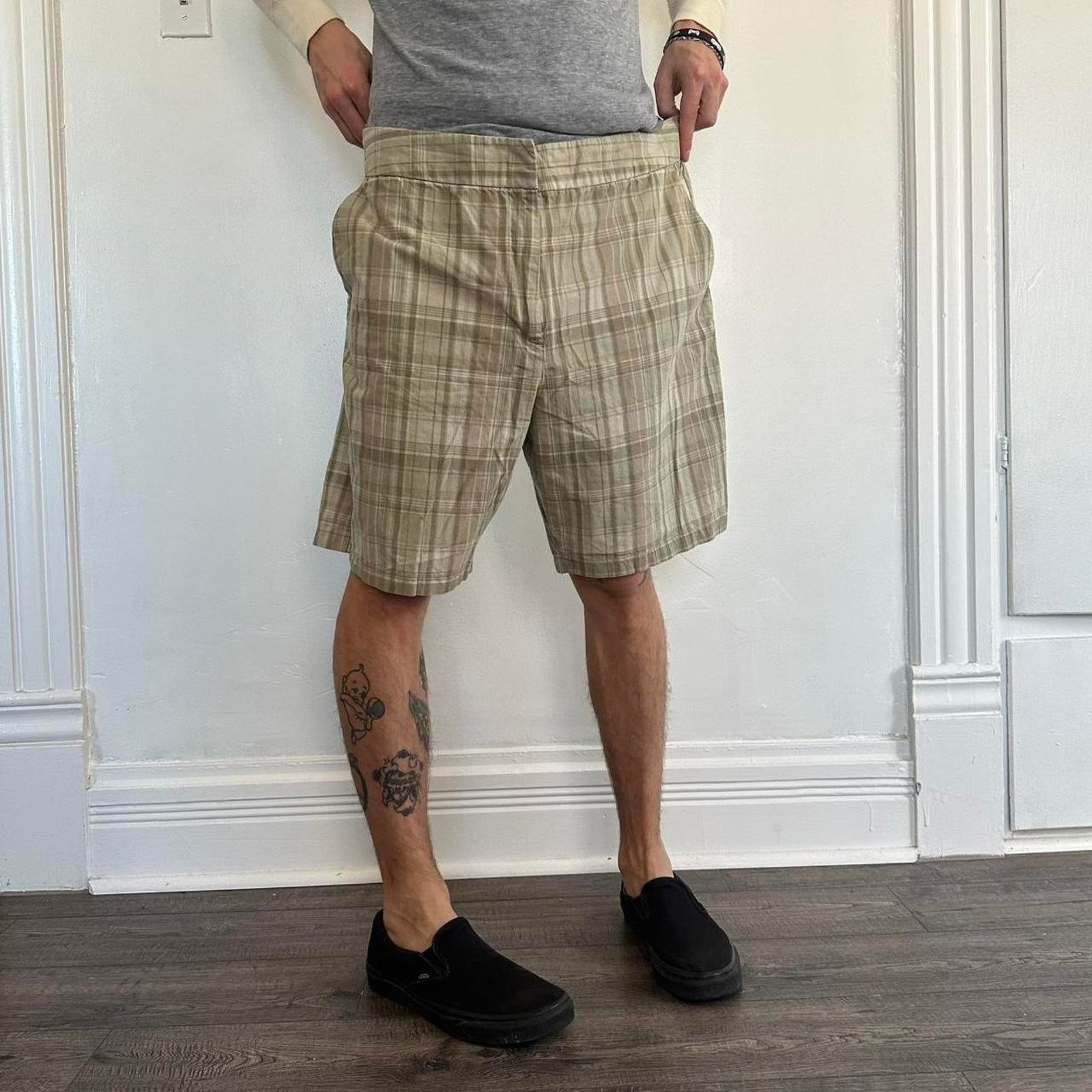 Vintage Vintage Pleated Plaid Gingham Cotton Shorts Size 35" - 1 Thumbnail