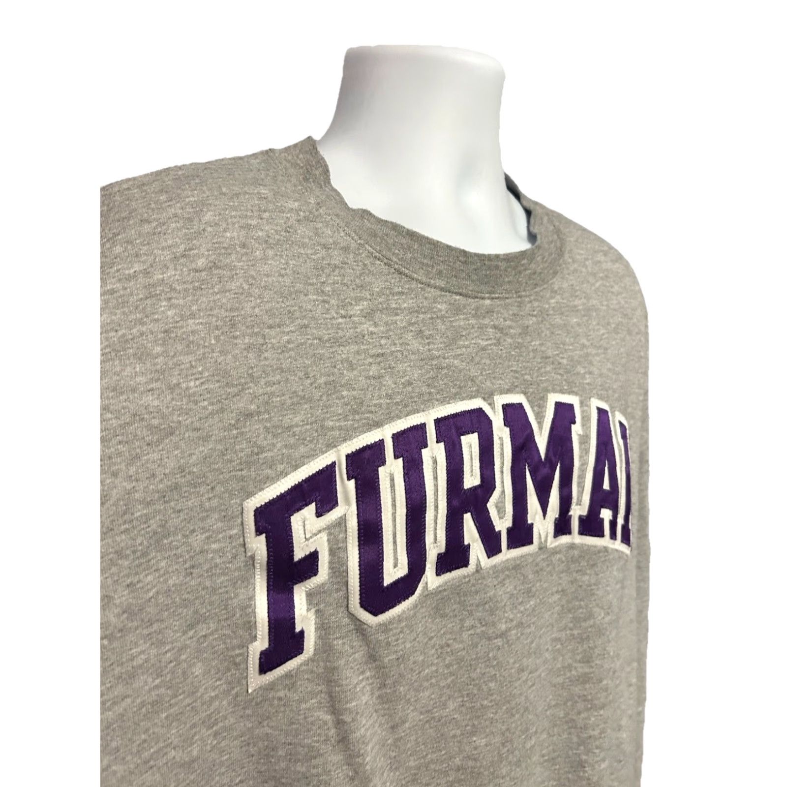 Champion VINTAGE Champion Furman University Sweatshirt Pullover Adult XL Gray Purple Logo Crew Neck Long Sleeve Solid Men Size US XL / EU 56 / 4 - 3 Thumbnail