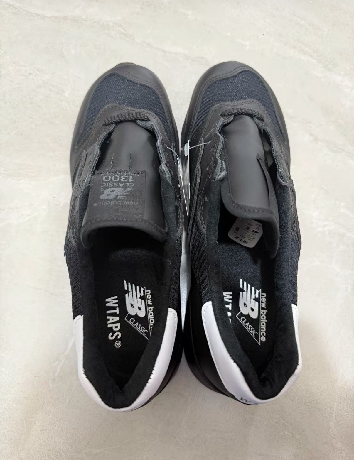 New Balance New Balance × WTAPS 1300 Comfortable Fit Running Shoes J34 Size US 8 / EU 41 - 4 Thumbnail