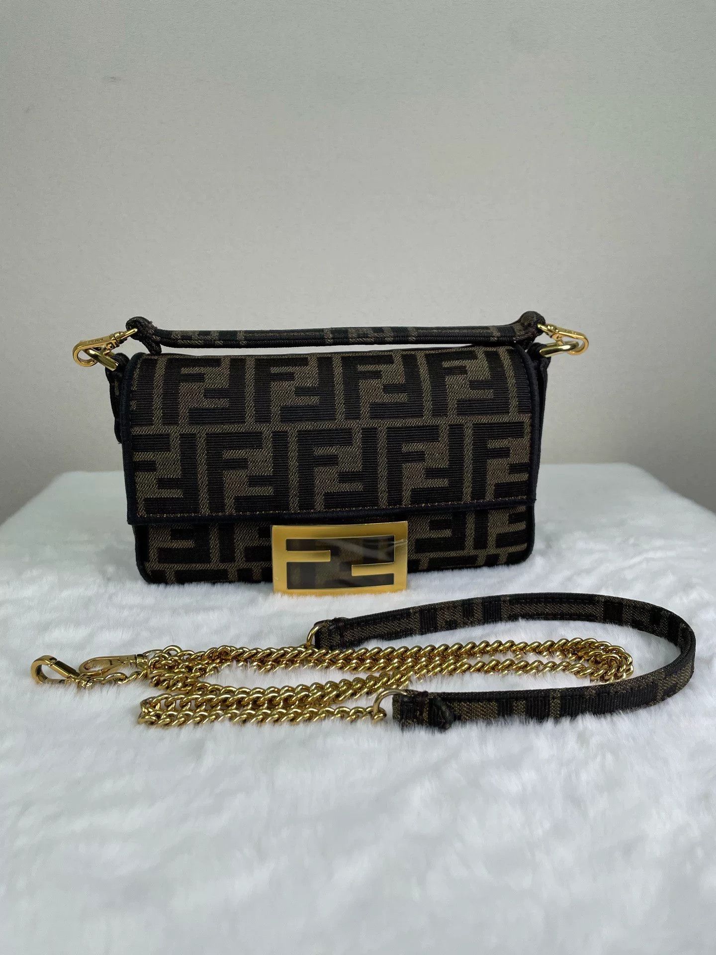 Fendi Pre-loved Bag Very good condition Size ONE SIZE - 1 Thumbnail