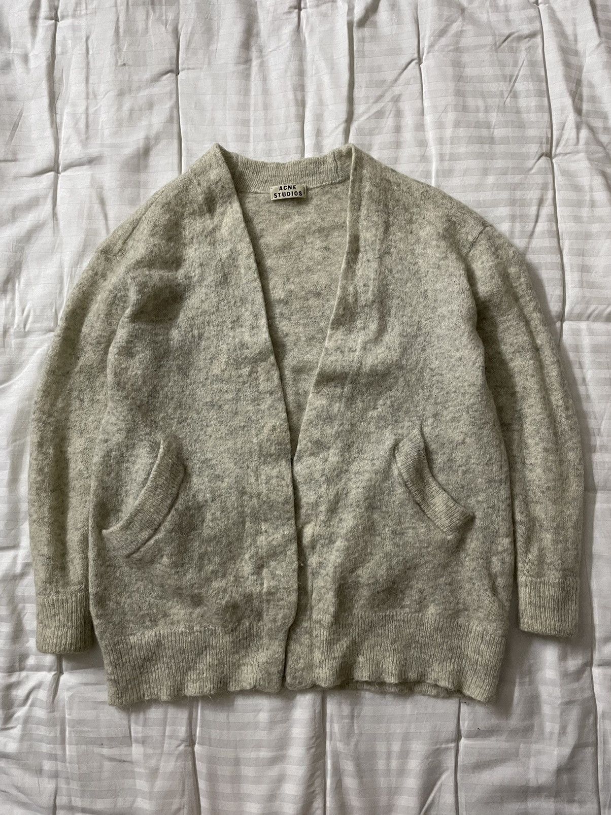 Acne Studios Vintage Acne Studios Wool Cardigan Size XS / US 0-2 / IT 36-38 - 1 Thumbnail