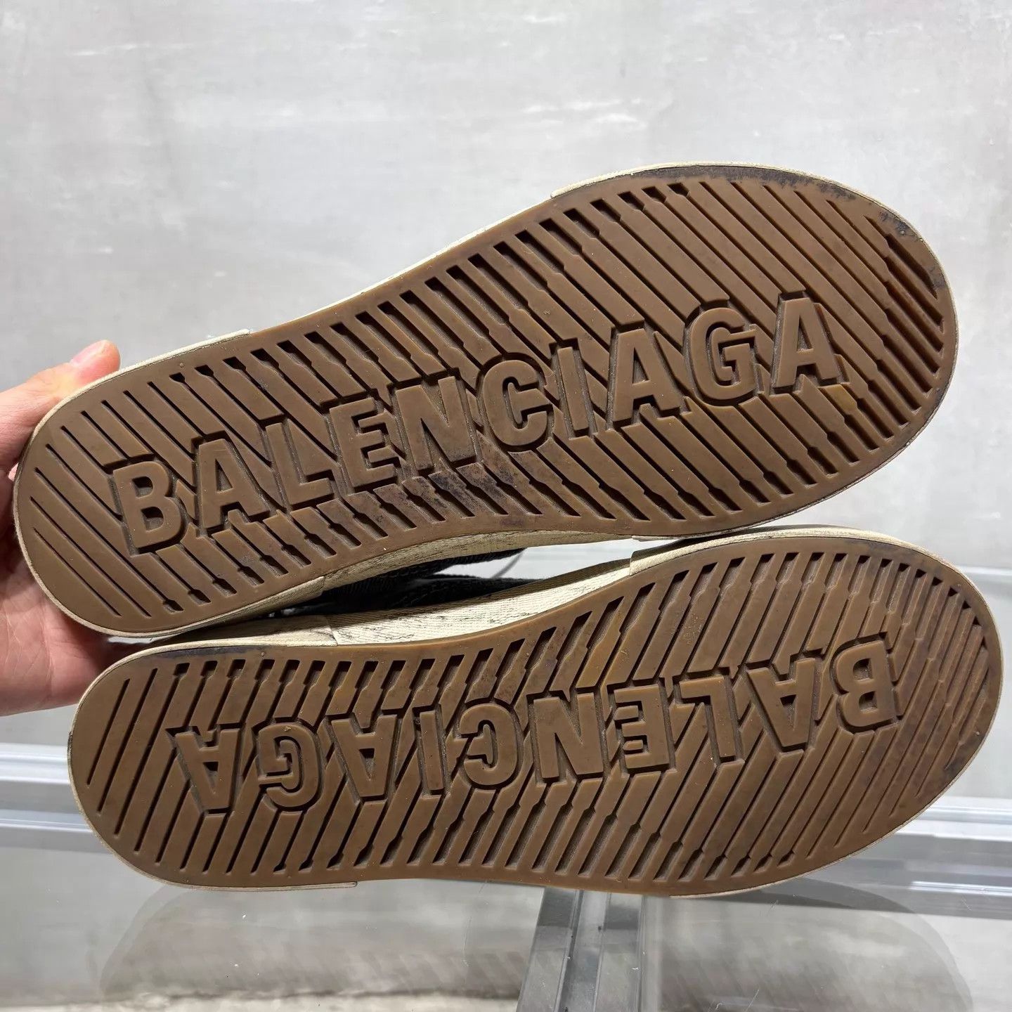 Balenciaga Balenciaga Distressed Denim Blue Slides 37 Size US 6.5 / IT 36.5 - 7 Thumbnail