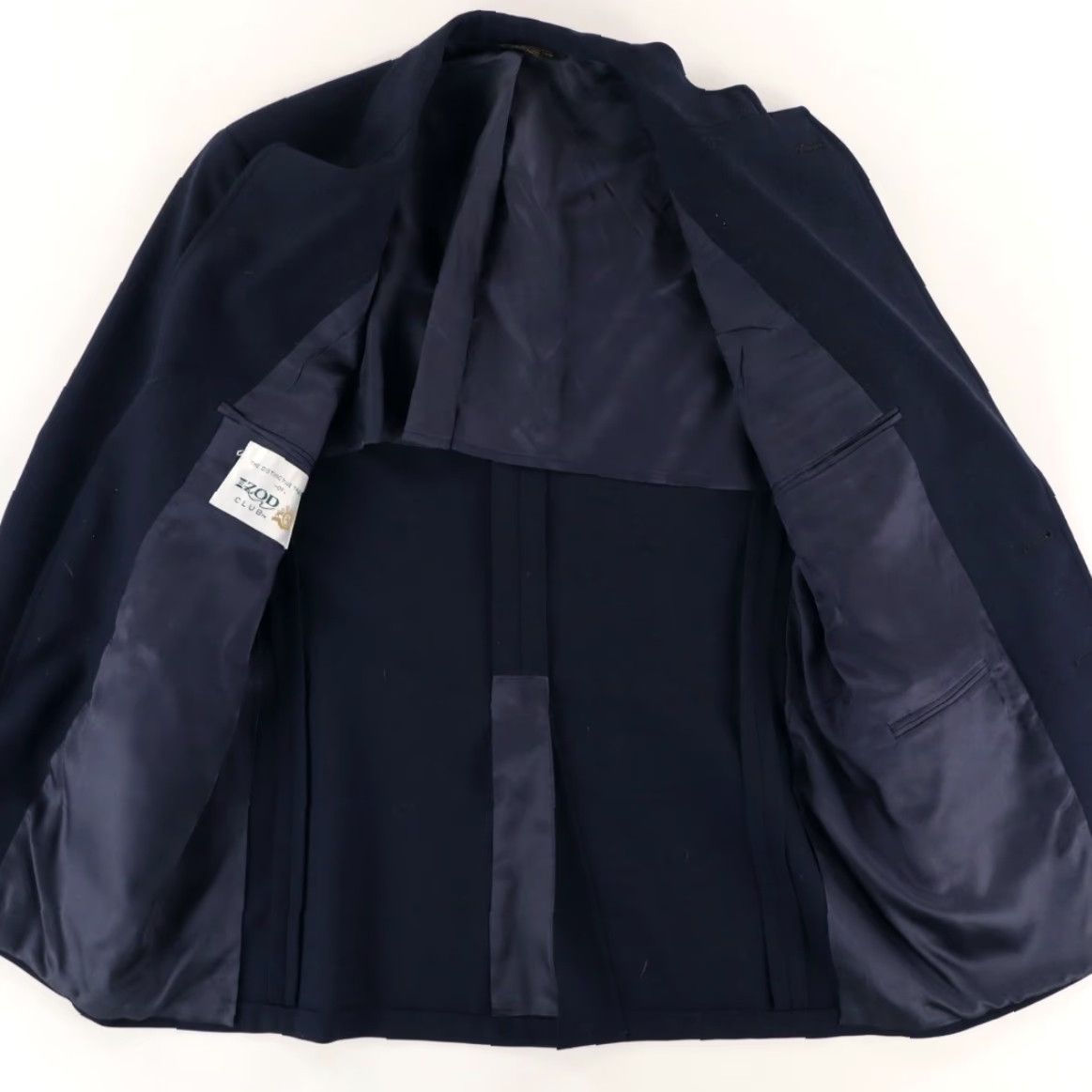 Izod VTG Izod Club Gothic B Crest Blazer Navy Men's 40 Jacket Long Sleeve Shirt Fashion Vintage Blazer Mens VTG IZOD Club Gothic B Crest Blazer Navy 40 Size 40R - 4 Thumbnail