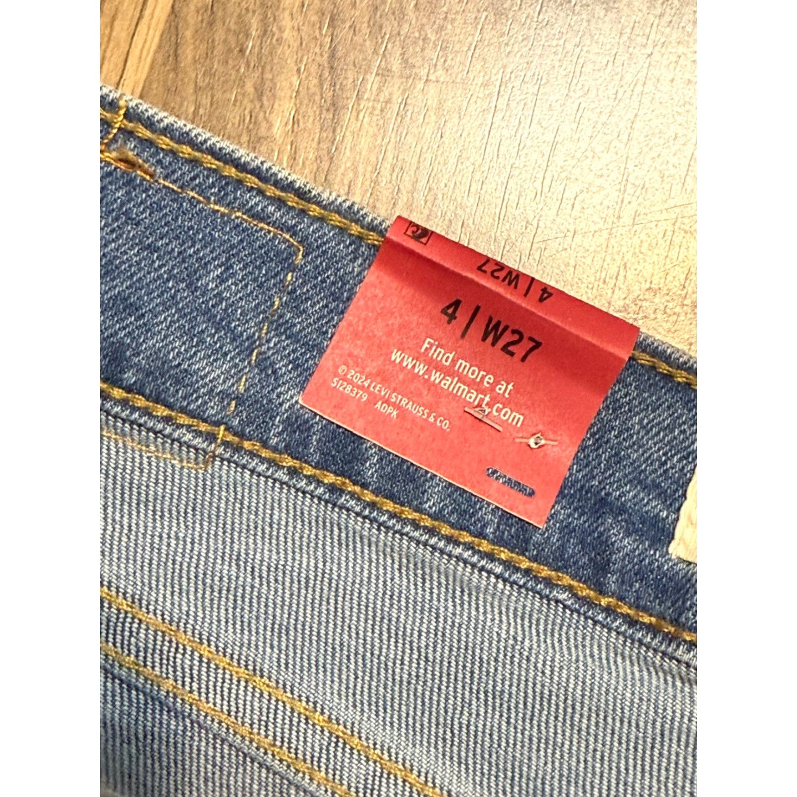 Levi's VINTAGE Levi's Jeans Women's Size 4 Blue Denim Mid Rise Boyfriend NWT Regular 5-Pocket Design Mens Girls Size 27" / US 4 / IT 40 - 5 Thumbnail