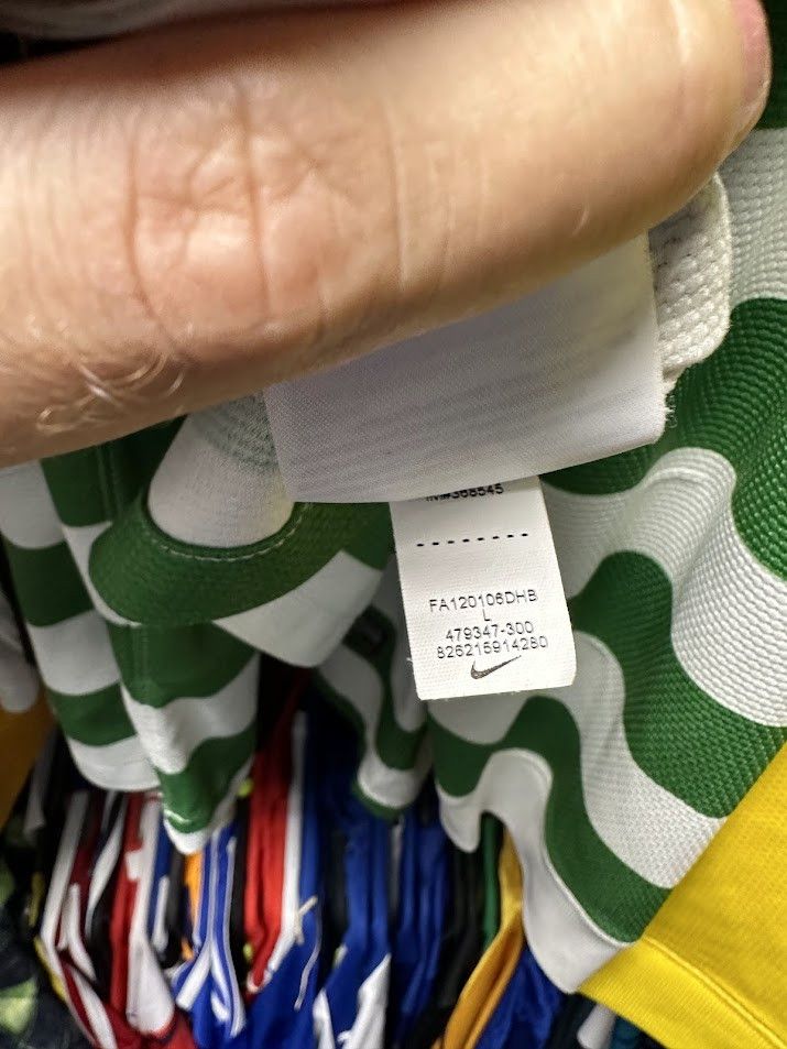 Nike CELTIC 2012/2013 SHIRT JERSEY NIKE SIZE L LONG SLEEVE Size US L / EU 52-54 / 3 - 8 Thumbnail