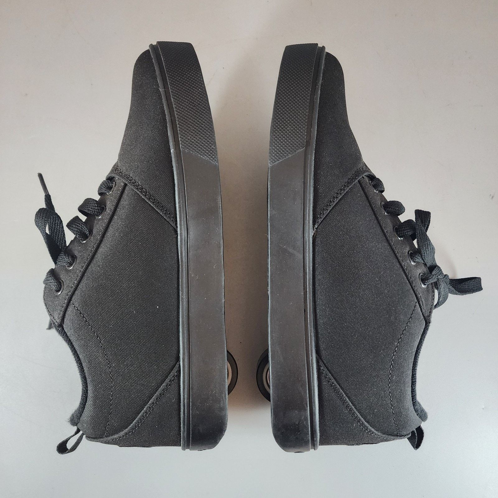 Heelys Heelys Pro 20 Youth Skate Shoes Black Size 6 Barely Used Size US 6 / EU 39 - 4 Thumbnail
