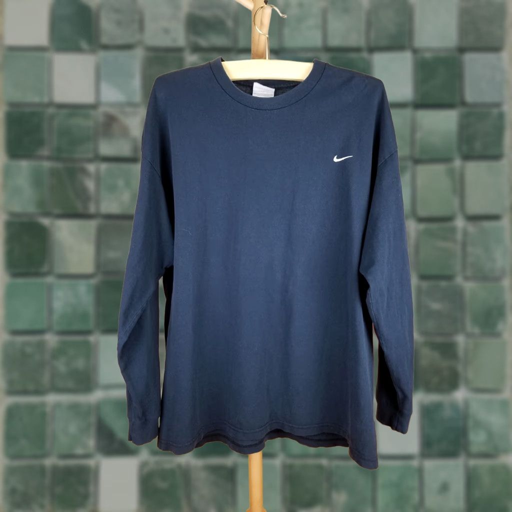 Nike VINTAGE Nike BLACK T-SHIRT XL LONG SLEEVED CREW NECK EMBROIDERY SWOOSH 90s Mens XL BLACK Size US XL / EU 56 / 4 - 1 Thumbnail