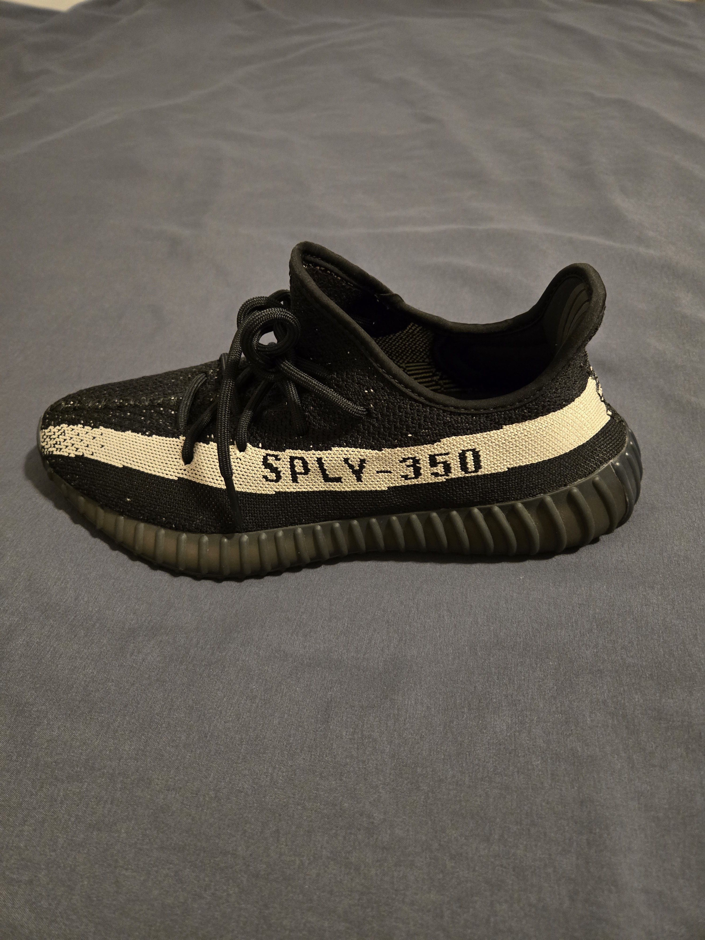 Adidas Yeezy Boost 350 v2 Black/White Size US 10.5 / EU 43-44 - 10 Thumbnail