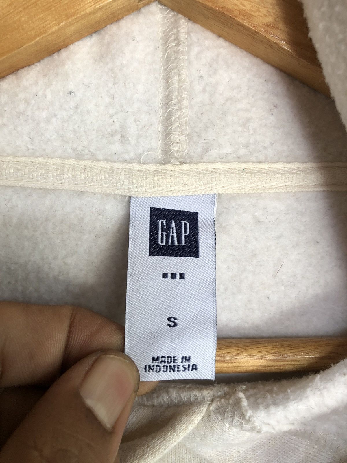 Gap × Japanese Brand Vintage Y2K GAP Hoodie Boxy Spellout Size US L / EU 52-54 / 3 - 11 Thumbnail