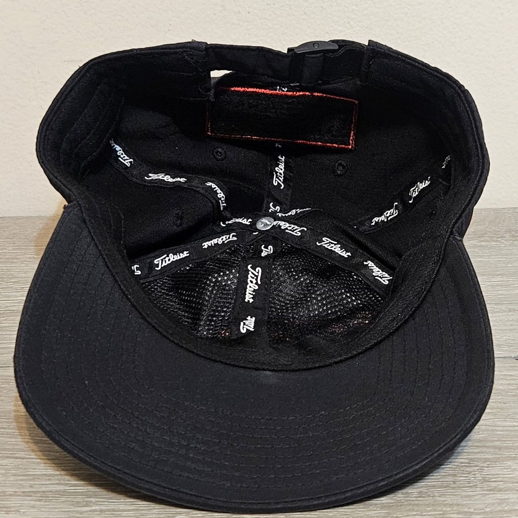 Titleist Titleist Footjoy Pro V1 FJ Lightweight Golf Cap Hat Black Red Men's Size ONE SIZE - 5 Thumbnail