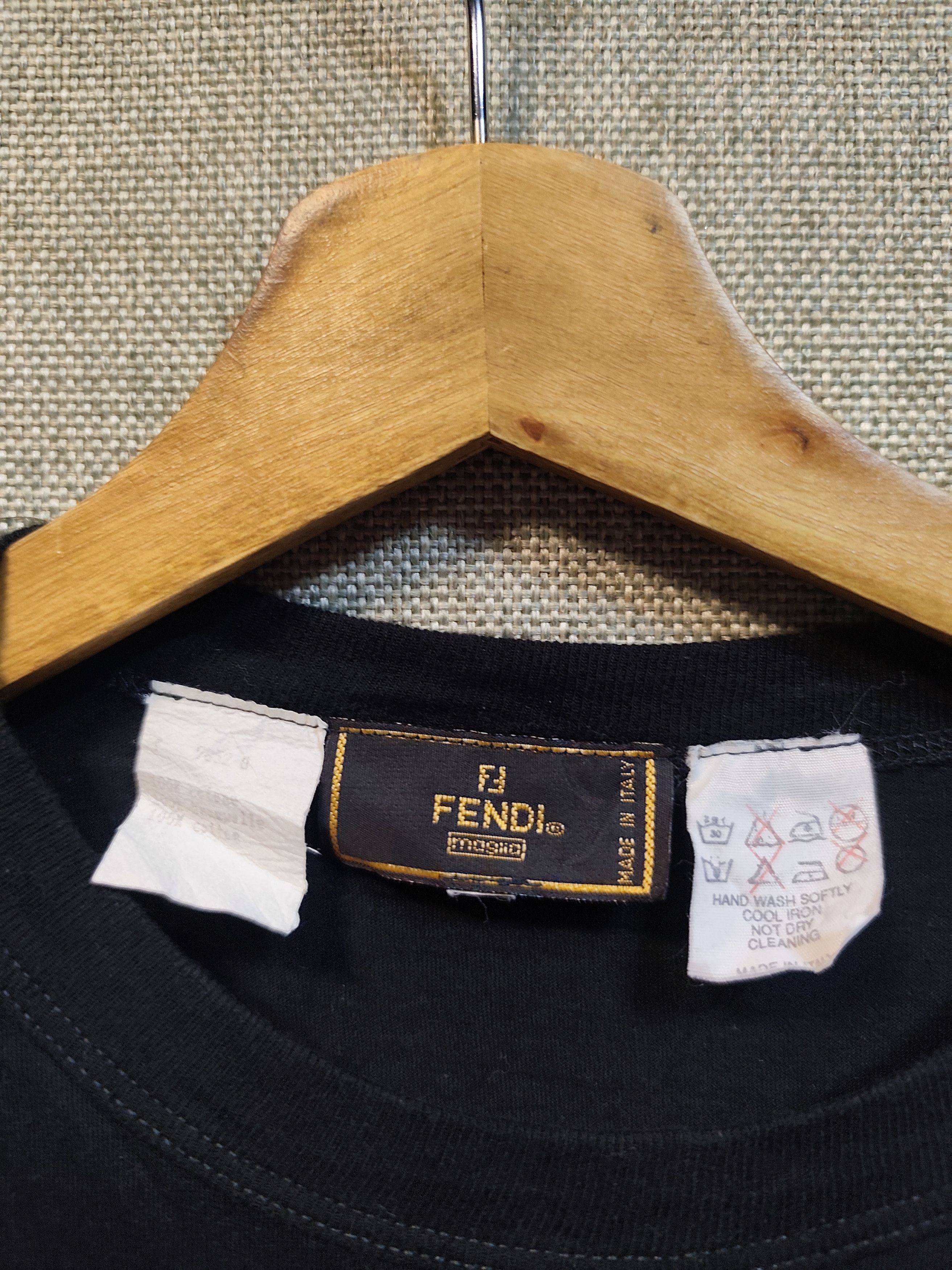 Fendi Fendi embroidered tee Size US S / EU 44-46 / 1 - 4 Thumbnail