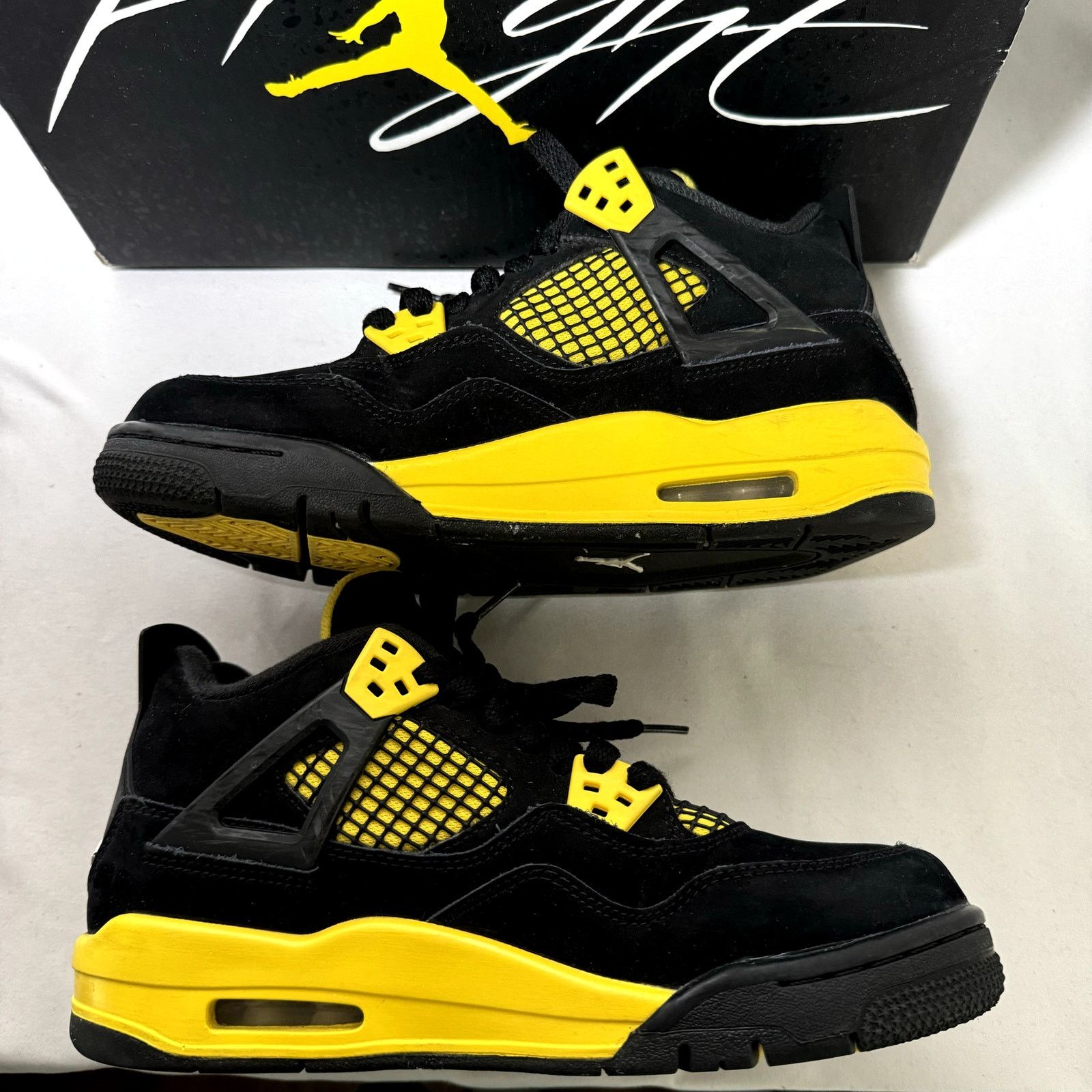 Jordan Brand × Nike Air Jordan 4 Retro GS Thunder 2023 Men's Shoes - Size 5.5 Size US 5.5 / EU 38 - 3 Thumbnail