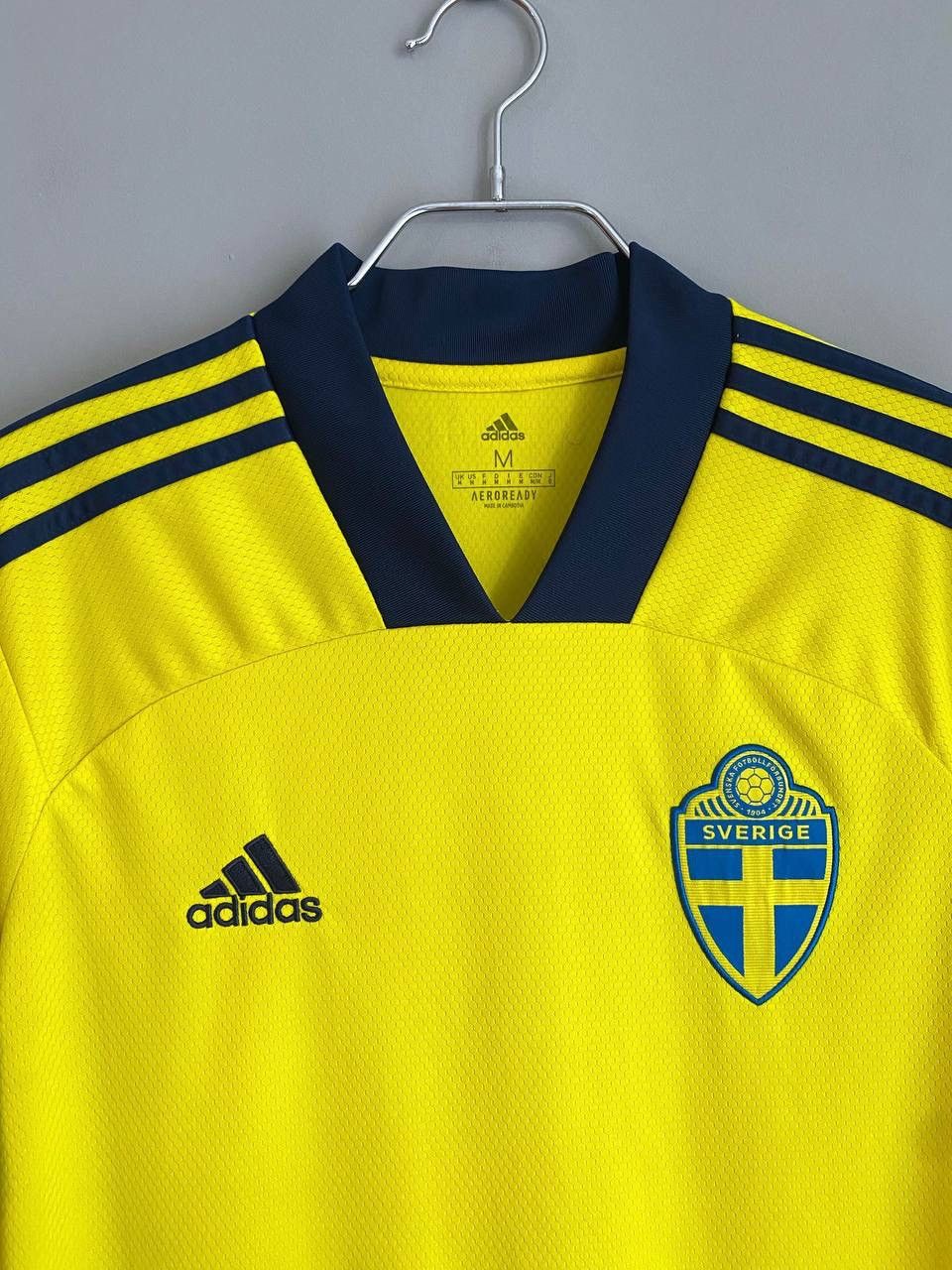 Adidas Sweden National Football Team 2021/22 Home Soccer Jersey, M Size US M / EU 48-50 / 2 - 7 Thumbnail